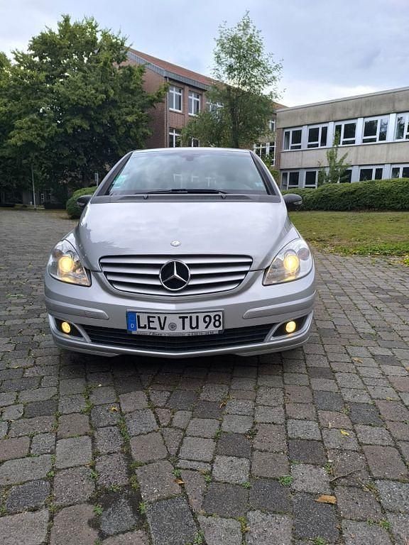 Silber Gebraucht 2008 Mercedes B170 Van / Kleinbus | 3.200 € (Superpreis) - Bild 1/4