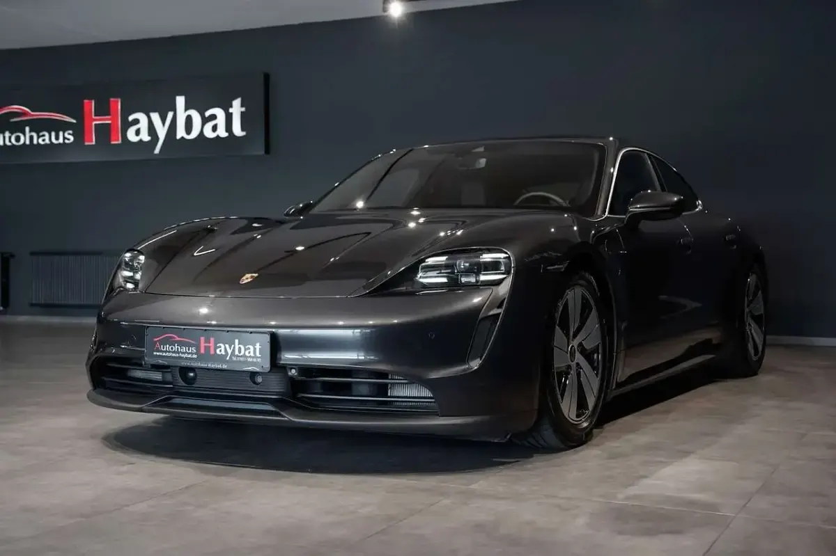 Gebraucht Porsche Taycan 4S 419 kW (571 PS) 2021 Vulkangrau Limousine
