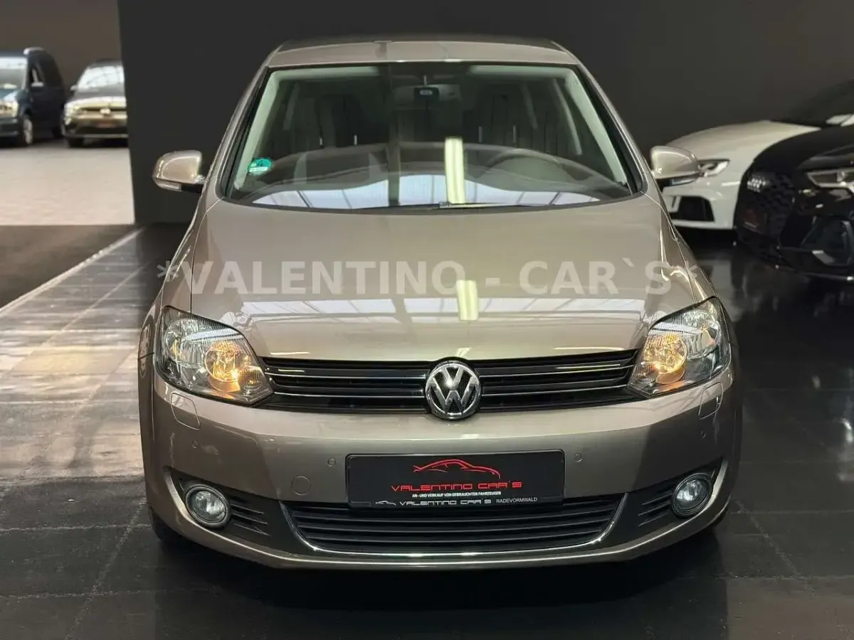 Gebraucht VW Golf Plus Life 122 PS (89 kW) 2013 Braun Van / Kleinbus