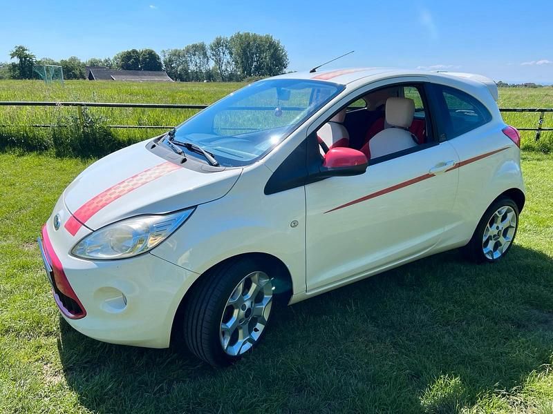 Gebraucht Ford Ka Titanium 60 PS (44 kW) 2010 Weiß Kleinwagen