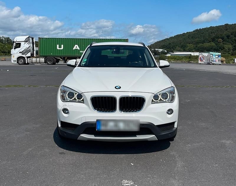 Weiß Gebraucht 2013 BMW X1 SUV | 7.750 € (Superpreis) - Bild 1/4