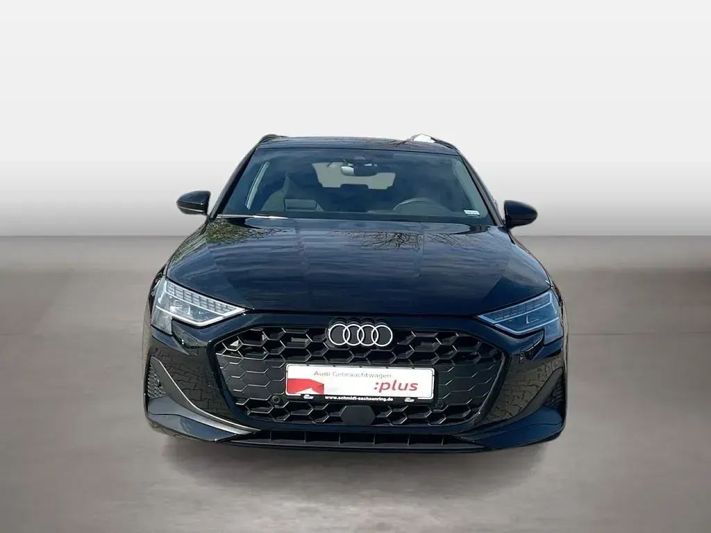 Usado Audi A3 Ambiente 116 HP (85 kW) 2025 Preto Sedan