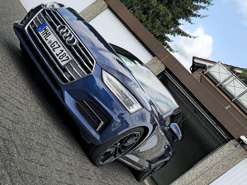 Blau Gebraucht 2018 Audi A5 Sportback S-Line Kleinwagen | 29.800 € (Teuer) - Bild 1/4