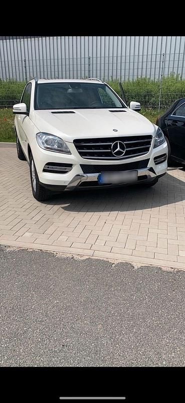 Gebraucht Mercedes ML350 258 PS (189 kW) 2012 Weiß SUV