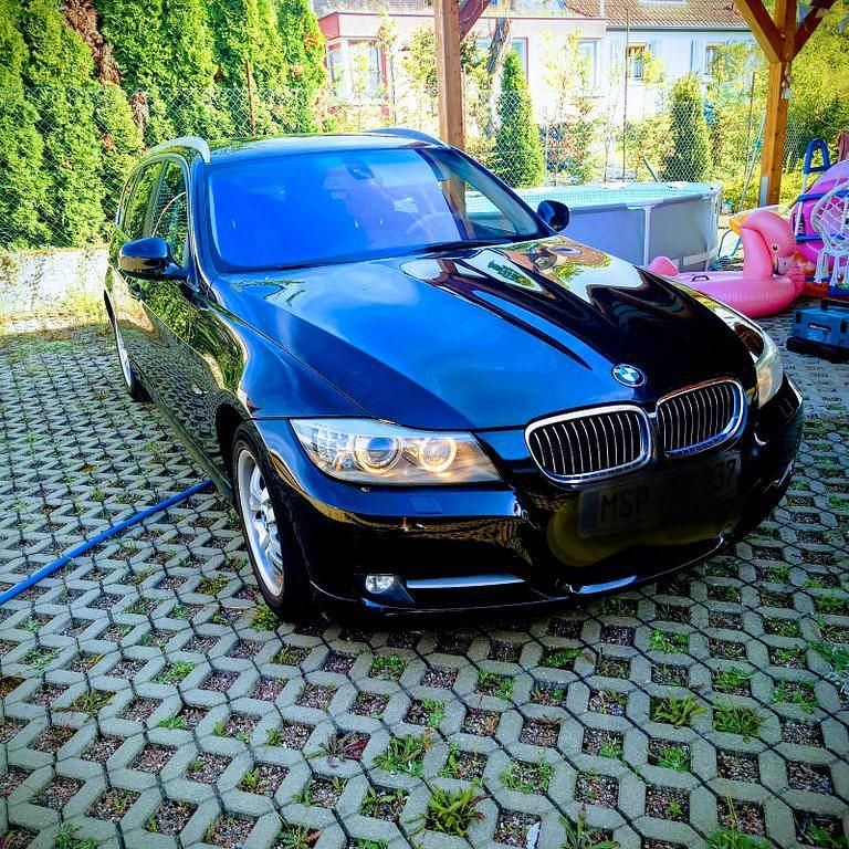 Schwarz Gebraucht 2011 BMW 320 Sport Line Kombi | 8.200 € (Etwas zu teuer) - Bild 1/4