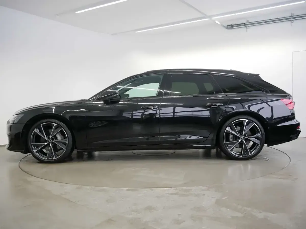 Gebraucht Audi A6 S-Line 286 PS (210 kW) 2025 Mythosschwarz metallic Kombi