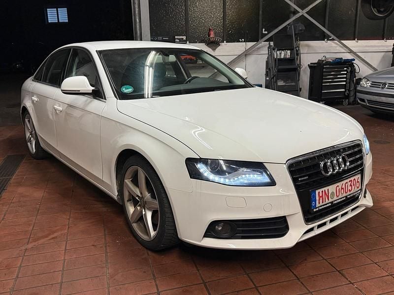 Weiß Gebraucht 2009 Audi A4 Limousine | 5.299 € (Superpreis) - Bild 1/4