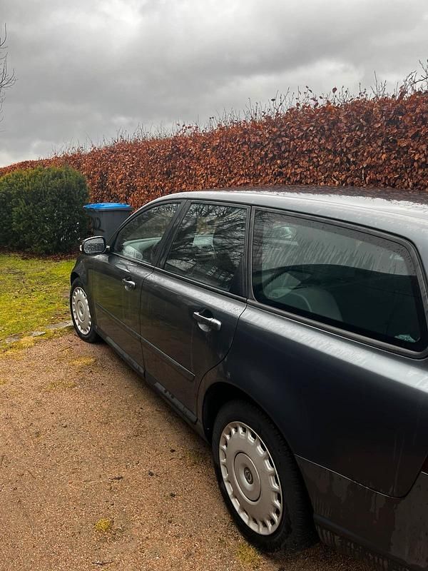 Gebraucht Volvo V50 136 PS (100 kW) 2008 Grau Kombi