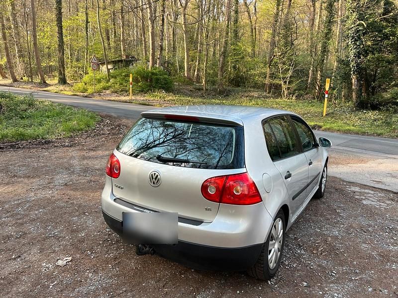 Gebraucht VW Golf V 105 PS (77 kW) 2004 Silber Kleinwagen