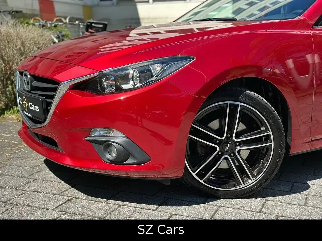 Usado Mazda 3 Center-Line 120 HP (88 kW) 2016 Vermelho Sedan
