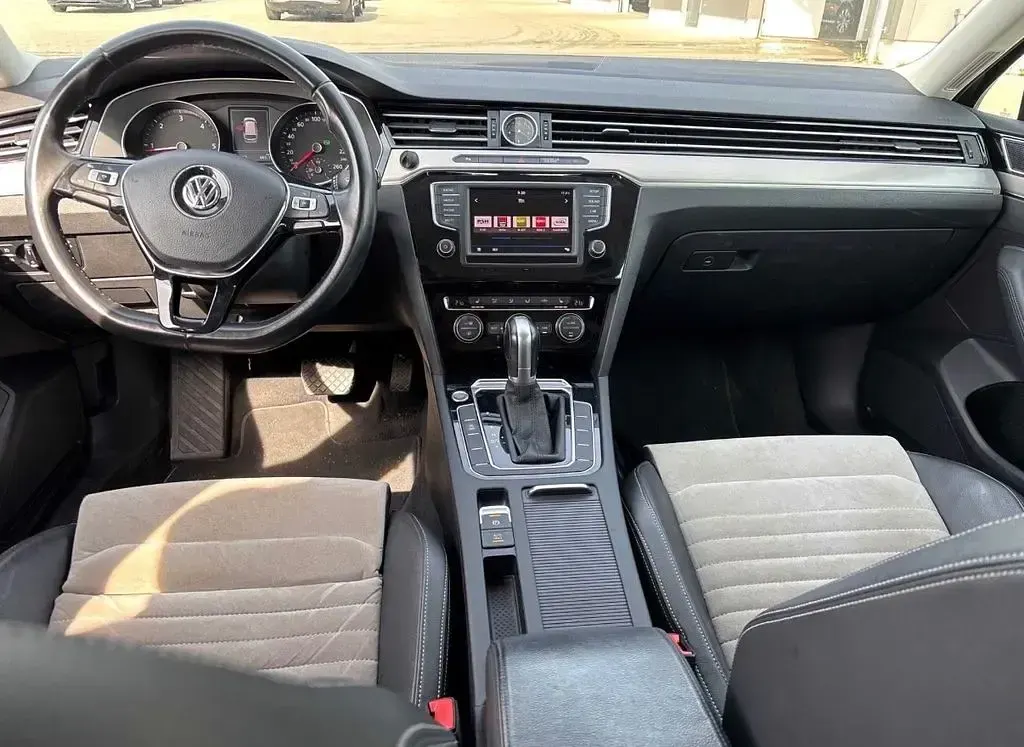 Gebraucht VW Passat Highline 150 PS (110 kW) 2016 Grau Kombi