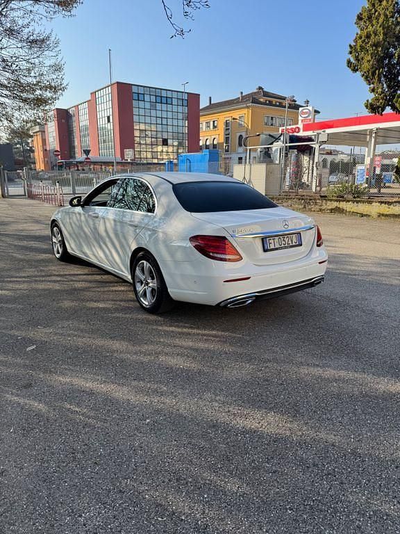 Gebraucht Mercedes E200 150 PS (110 kW) 2017 Weiß Limousine