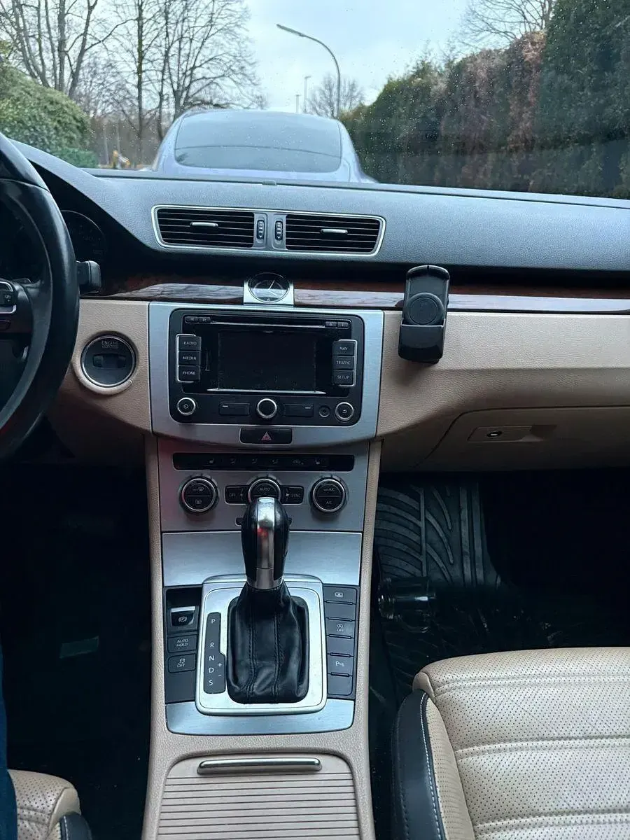 Second-hand VW CC 140 CP (102 kW) 2014 Negru Berlinǎ