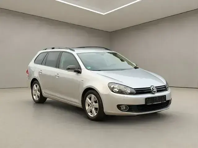 Gebraucht VW Golf VII Match 105 PS (77 kW) 2013 Silber Kombi