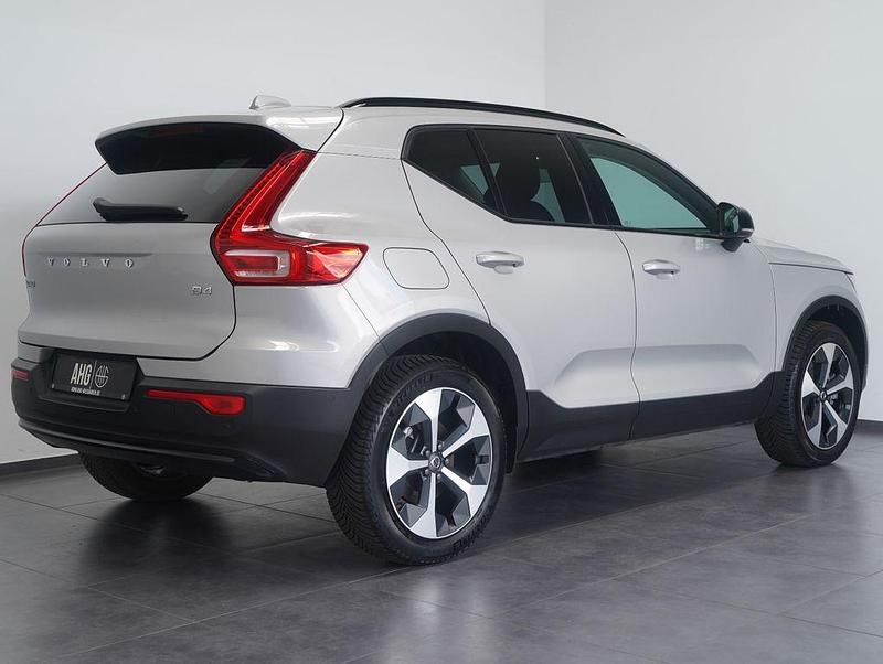 Usado Volvo XC40 Plus 197 HP (144 kW) 2024 Prateado SUV