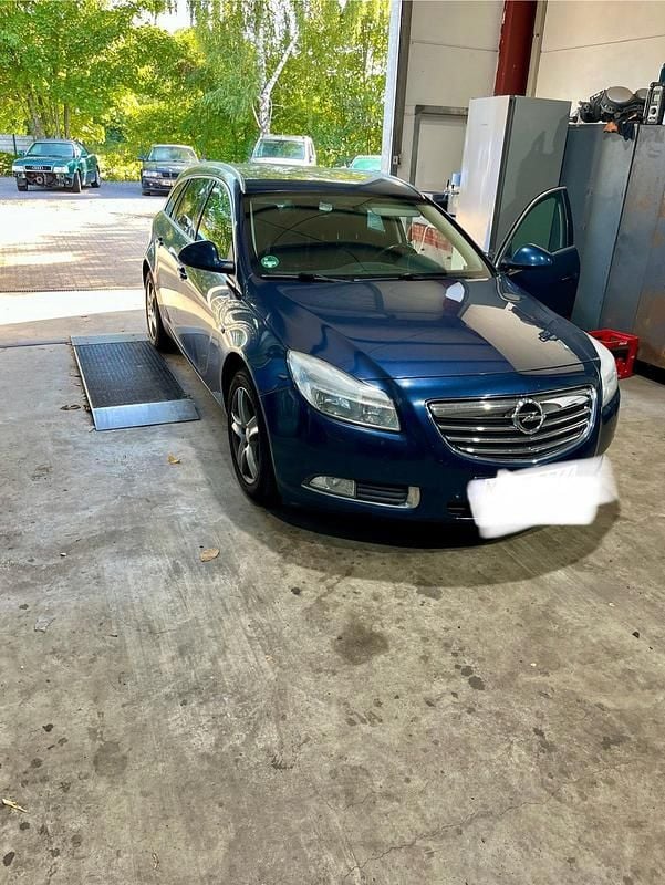 Blau Gebraucht 2012 Opel Insignia Kombi | 3.490 € (Superpreis) - Bild 1/4