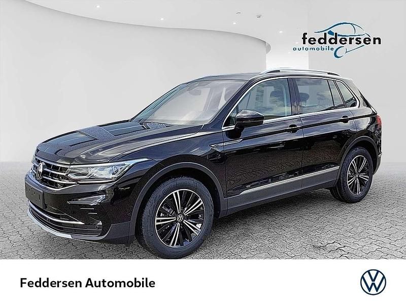 Deep black perleffekt (metallic) Gebraucht 2023 VW Tiguan Elegance SUV | 31.789 € (Guter Preis) - Bild 1/4