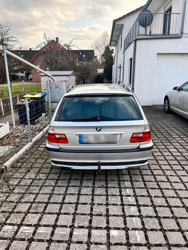 Gebraucht BMW 320 150 PS (110 kW) 2005 Silber Kombi