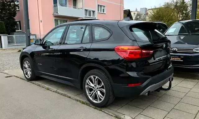 Używany BMW X1 Advantage 190 KM (139 kW) 2017 Czarny SUV