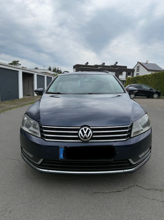 Blau Gebraucht 2011 VW Passat Comfortline Kombi | 6.000 € (Fairer Preis) - Bild 1/4