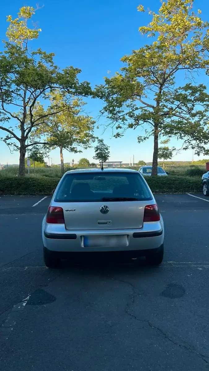 Gebraucht VW Golf IV 75 PS (55 kW) 2002 Silber Kleinwagen