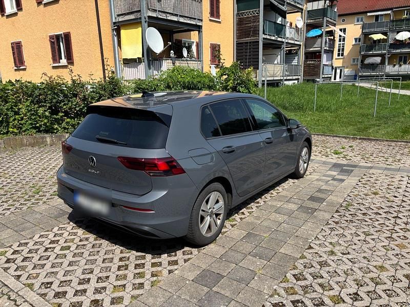 Grau Gebraucht 2020 VW Golf VII Life Limousine | 16.700 € (Fairer Preis) - Bild 1/4