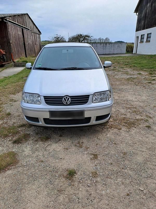Gebraucht VW Polo 60 PS (44 kW) 2001 Silber Kleinwagen