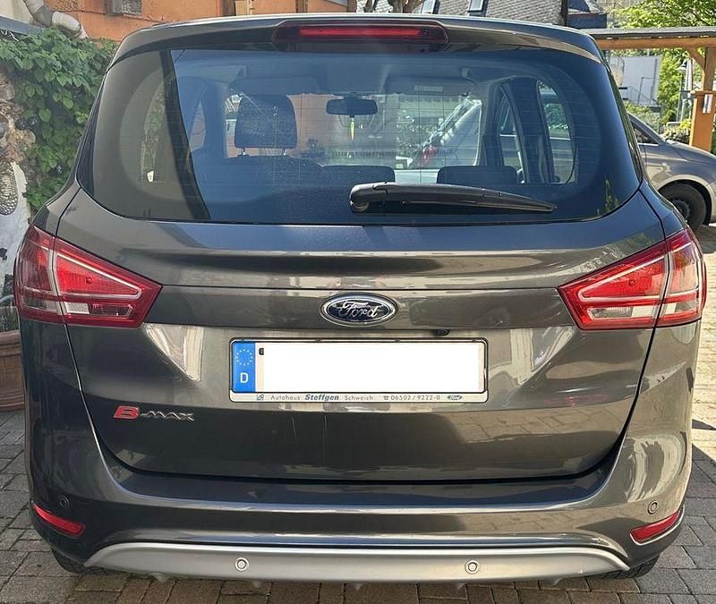 Second-hand Ford B-MAX Titanium 105 CP (77 kW) 2017 Gri Monovolum