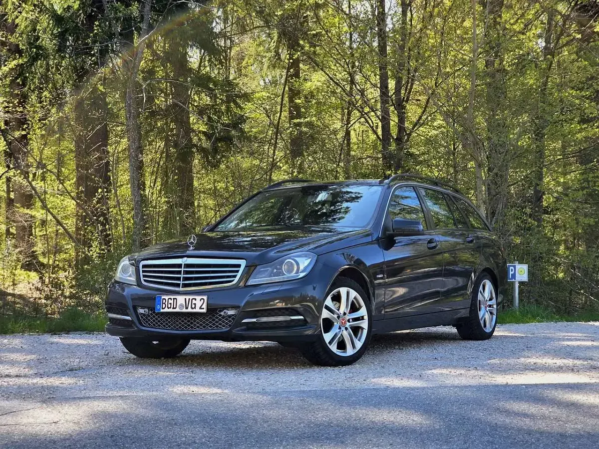 Gebraucht Mercedes C250 Avantgarde 204 PS (150 kW) 2011 Grau Kombi