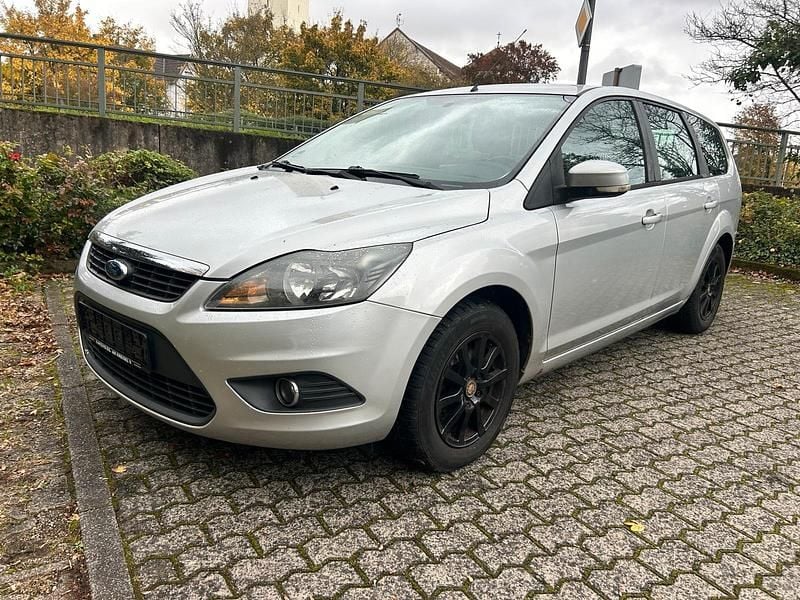Silber Gebraucht 2010 Ford Focus Kombi | 990 € (Superpreis) - Bild 1/4
