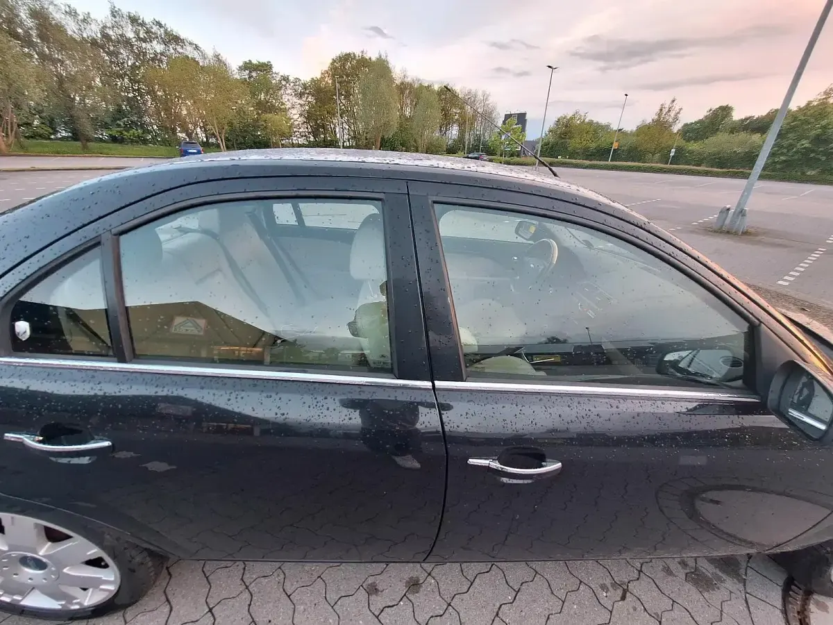 Gebraucht Ford Mondeo 145 PS (106 kW) 2005 Schwarz Limousine
