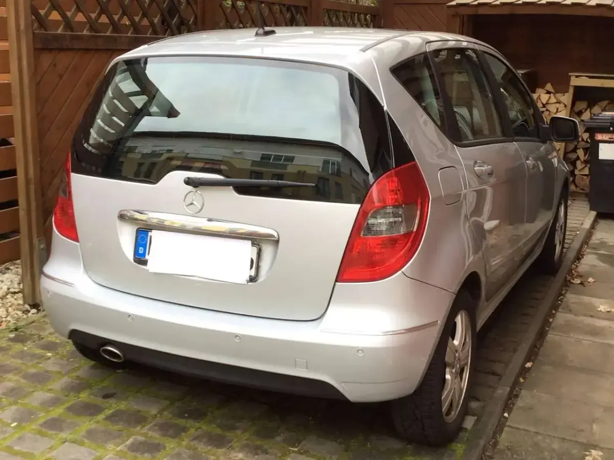 Gebraucht Mercedes A180 Avantgarde 116 PS (85 kW) 2010 Silber Limousine