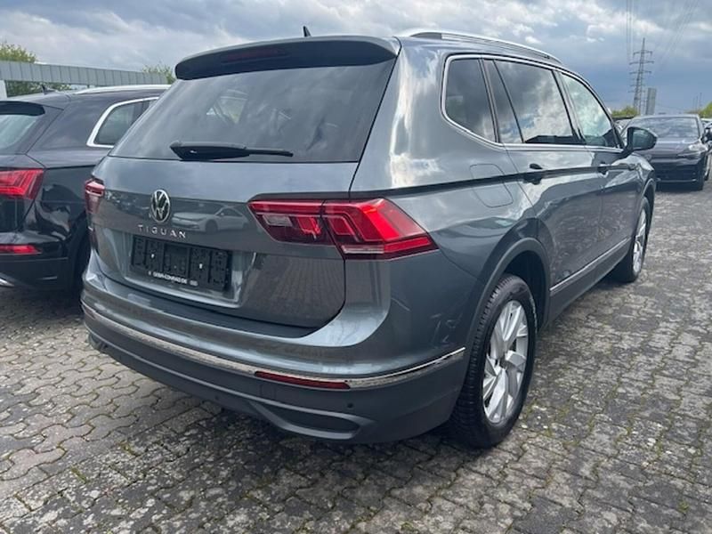 Gebraucht VW Tiguan Allspace Life 150 PS (110 kW) 2023 SUV