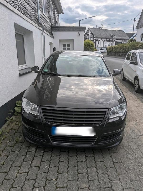 Braun Gebraucht 2006 VW Passat Limousine | 1.800 € (Guter Preis) - Bild 1/4