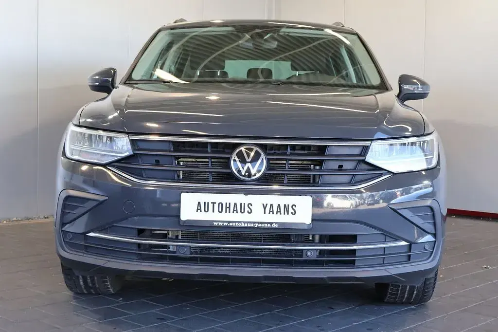 Gebraucht VW Tiguan Life 150 PS (110 kW) 2022 Grau SUV