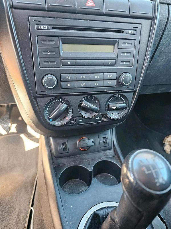 Gebraucht VW Fox 56 PS (41 kW) 2006 Gelb Kleinwagen