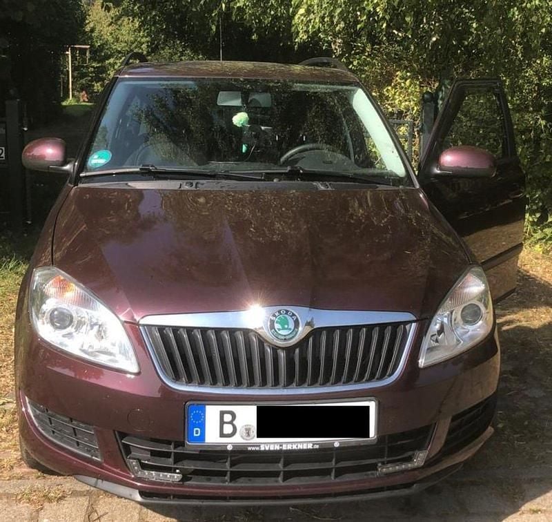 Rot Gebraucht 2012 Skoda Fabia Family Kombi | 7.200 € (Fairer Preis) - Bild 1/2