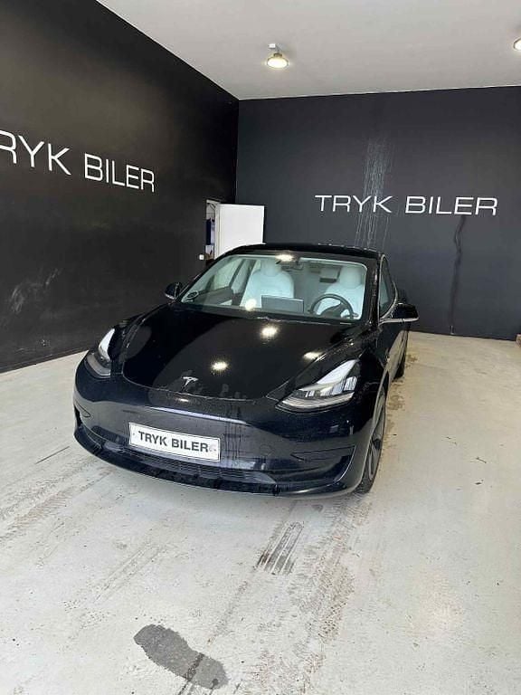 Schwarz Gebraucht 2020 Tesla Model 3 Standard Range Plus Limousine | 14.500 € (Guter Preis) - Bild 1/4