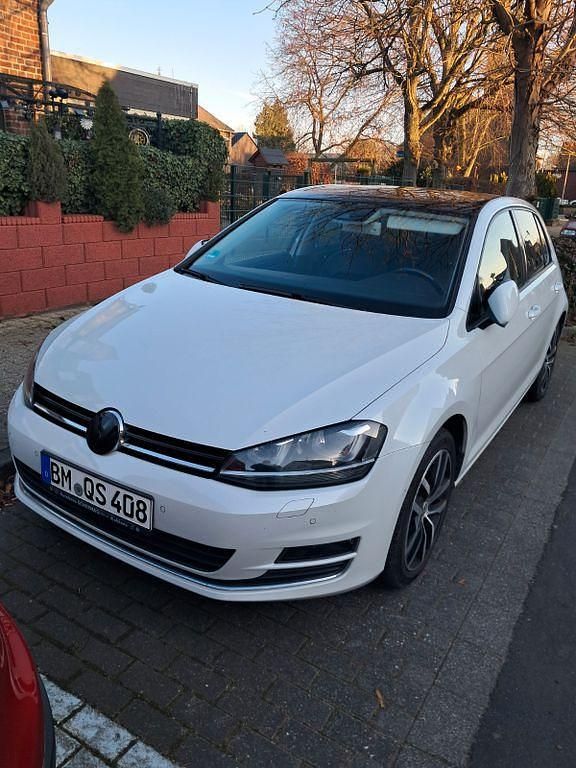 Weiß Gebraucht 2015 VW Golf Limousine | 16.000 € (Teuer) - Bild 1/4