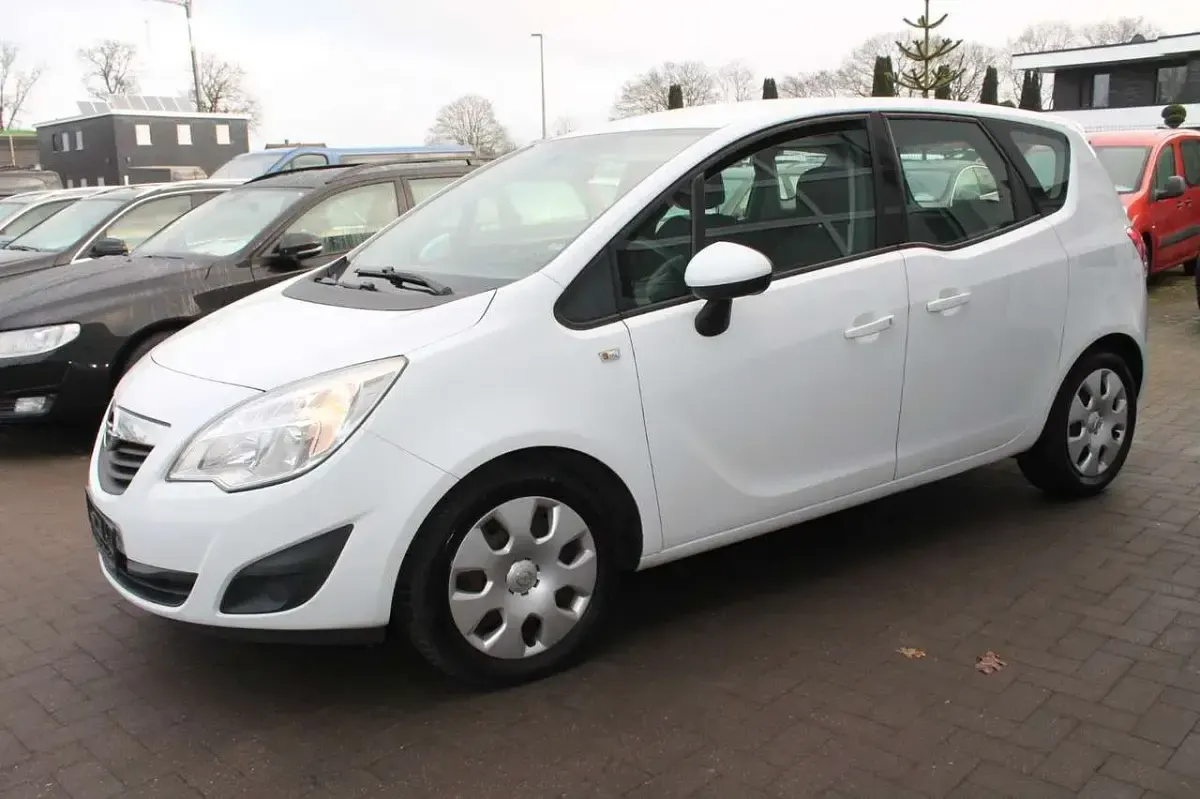 Gebraucht Opel Meriva Edition 95 PS (69 kW) 2011 Weiß Van / Kleinbus