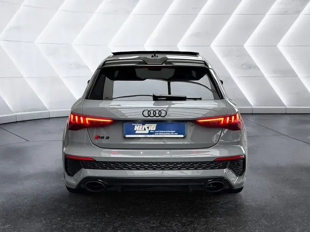 Gebraucht Audi RS3 Sport 400 PS (294 kW) 2025 Grau Limousine