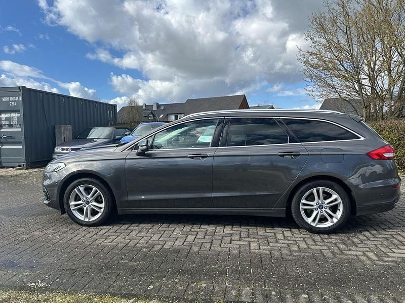 Gebraucht Ford Mondeo Titanium 190 PS (139 kW) 2019 Grau Kombi