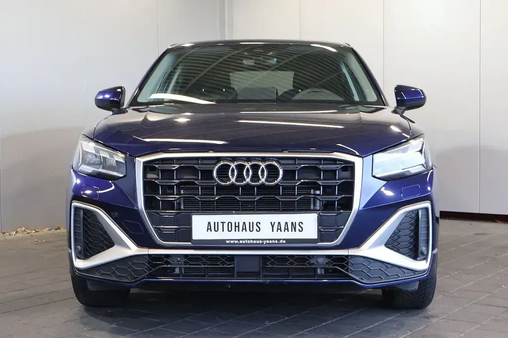 Gebraucht Audi Q2 S-Line 150 PS (110 kW) 2024 Blau SUV