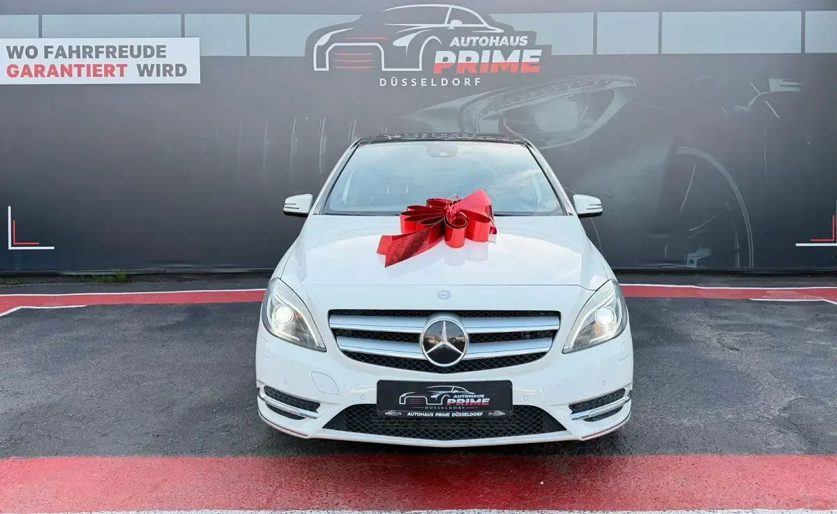 Gebraucht Mercedes B200 AMG Edition 1 156 PS (114 kW) 2012 Weiß Van / Kleinbus