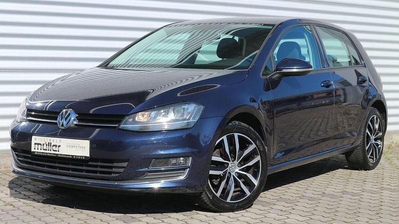 Blau Gebraucht 2016 VW Golf VII Highline Limousine | 11.830 € (Fairer Preis) - Bild 1/4