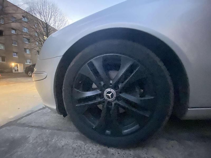 Gebraucht Mercedes E220 Elegance 150 PS (110 kW) 2002 Limousine