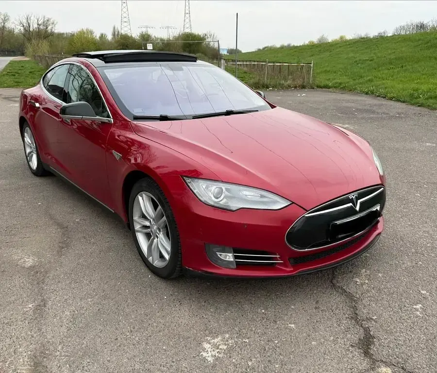 Usata Tesla Model S 309 kW (421 CV) 2013 Rosso Utilitaria