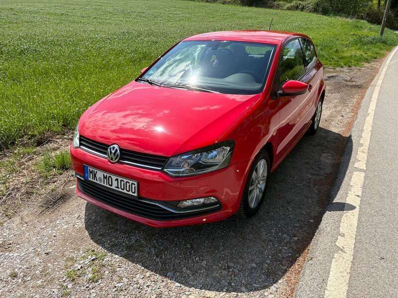 Rot Gebraucht 2015 VW Polo Comfortline Limousine | 7.000 € (Guter Preis) - Bild 1/4