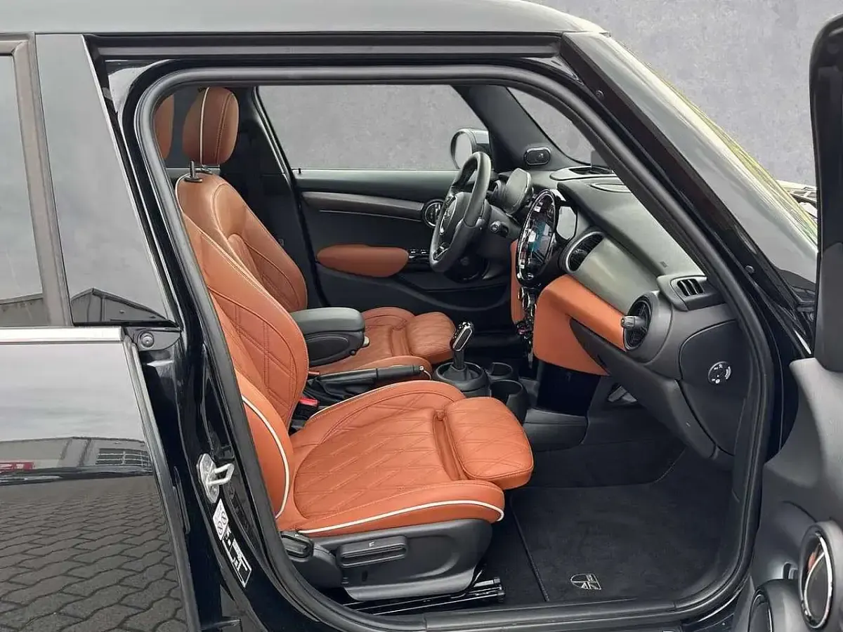 Occasion Mini Cooper 136 ch (100 kW) 2023 Noir Citadine