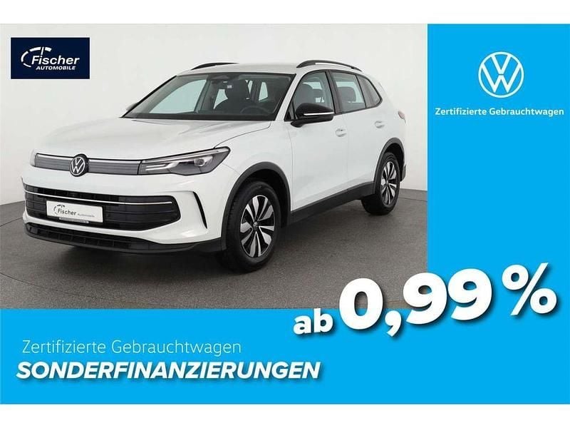 Weiss Gebraucht 2024 VW Tiguan Goal SUV | 33.980 € (Guter Preis) - Bild 1/4